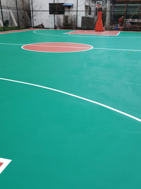 永平 球场长期使用易出现地面开裂
